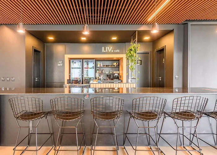 Liv - 1011 *